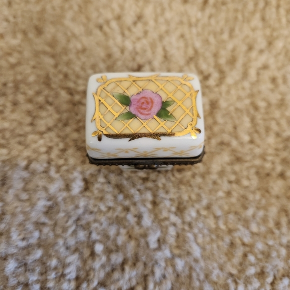 Twos Company Trinket Box Chest With Bottles 2" Floral - Picture 2 of 7